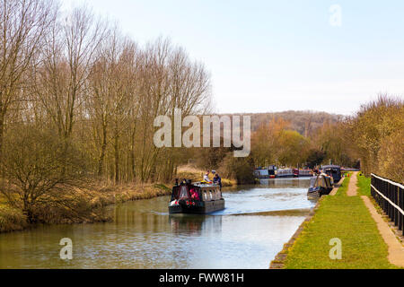 Pas de verrous sur le halage 9 Grand Union Canal, le Northamptonshire. Banque D'Images