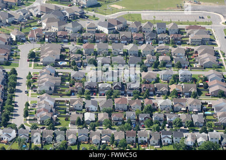 Vue aérienne d'une subdivision à Kingston (Ontario), le 28 juin 2014. Banque D'Images