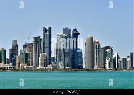 Toits de gratte-ciel, Doha, Qatar Banque D'Images