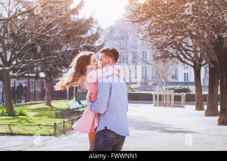 Happy young couple having fun together Banque D'Images