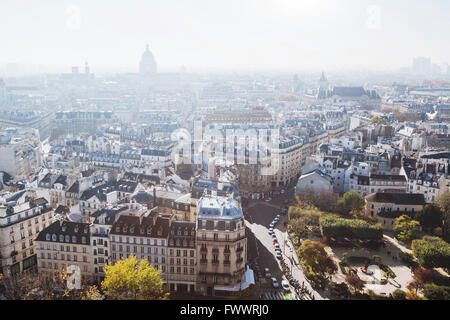 Architecture de Paris, belle vue panoramique sur les toits du centre-ville, Banque D'Images