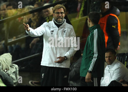 Dortmund, Allemagne. Apr 7, 2016. L'entraîneur de Liverpool Juergen Klopp réagit lors de l'Europa League quart de finale knock out entre Borussia Dortmund vs FC Liverpool à Dortmund, en Allemagne, 7 avril 2016. Photo : Ina Fassbender/dpa/Alamy Live News Banque D'Images