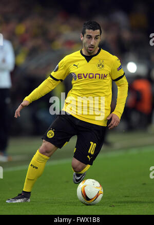 Dortmund, Allemagne. Apr 7, 2016. Dortmund's Henrikh Mkhitaryan en action au cours de la Ligue Europa le knock out 1/4 de finale entre Liverpool FC vs Borussia Dortmund à Dortmund, en Allemagne, 7 avril 2016. Photo : Federico Gambarini/dpa/Alamy Live News Banque D'Images