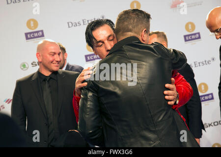 Jusqu'à Lindemann ( Rammstein ) et Sophia Thomalla à l'ECHO Award 2016 à Berlin, , 07.04.2016 © AFP PHOTO alliance/Alamy Live News Banque D'Images