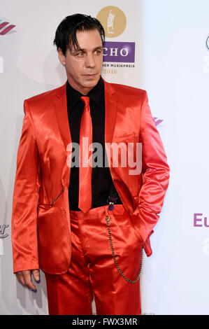 Jusqu'à Lindemann ( Rammstein ) à l'ECHO Award 2016 à Berlin, 07.04.2016 © AFP PHOTO alliance/Alamy Live News Banque D'Images