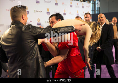 Jusqu'à Lindemann ( Rammstein ) et Sophia Thomalla à l'ECHO Award 2016 à Berlin, 07.04.2016 © AFP PHOTO alliance/Alamy Live News Banque D'Images