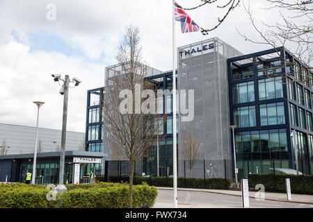 Crawley, Royaume-Uni. 8 avril, 2016. La fabrique d'armes Thales de Crawley. Credit : Mark Kerrison/Alamy Live News Banque D'Images