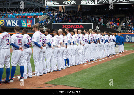 Queens, New York, USA. 8 avril, 2016. NY Mets au match d'ouverture de crédit : Louise Citifield Wateridge/ZUMA/Alamy Fil Live News Banque D'Images