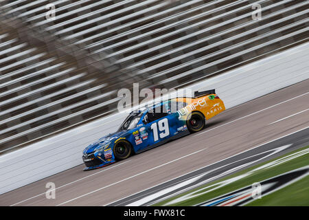 Ft. Worth, TX, USA. Apr 7, 2016. Ft. Worth, TX - Apr 07, 2016 : 19n des pratiques d'O'Reilly Auto Parts 300 sur le Texas Motor Speedway à Ft. Worth, TX. © csm/Alamy Live News Banque D'Images