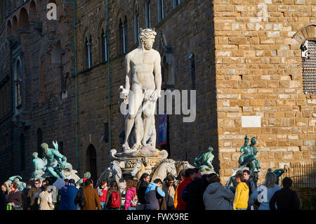 Le marbre et bronze fontaine de Neptune sur la Piazza Signora par Bartolomeo Ammanati.Il a travaillé entre 1563 et 1565 sur l'ou Banque D'Images