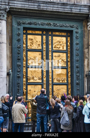 L'Est des portes, ou des portes du paradis de Lorenzo, Ghibertia sur le baptistère de Florence ( Battistero di San Giovanni), également connu sous Banque D'Images