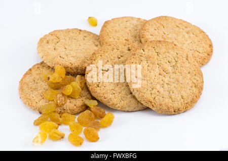 Partie intégrante des cookies avec raisins secs Jaune sur blanc Banque D'Images