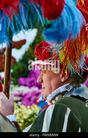 Un Pikeman avec des plumes au cours de la fête de Pâques à Florence Banque D'Images