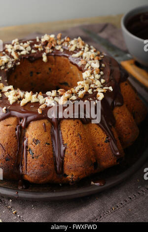 Glaçage au chocolat gâteau rond, de l'alimentation Banque D'Images