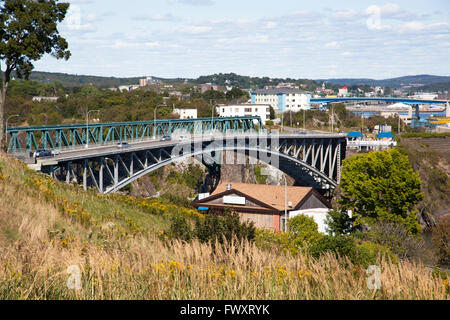 Le pont sur le parc national des chutes réversibles à Saint John (Nouveau-Brunswick, Canada). Banque D'Images