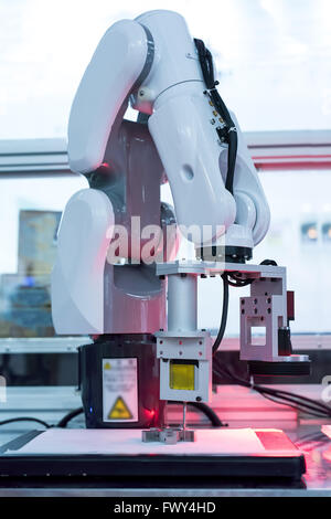 Controler de main robotique Banque D'Images