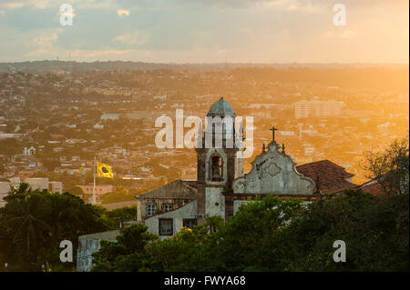 Vue sur l'église de Misericordia, Olinda, Pernambuco, Brésil Banque D'Images