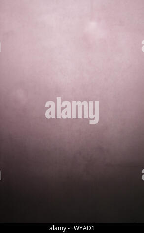 Arrière-plan de plâtre stuc violet, lumière gradation vintage. Banque D'Images