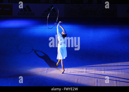 Anna Bessonova (Ukraine) lors du spectacle Concert gala à la gymnastique rythmique Deriugina Cup le 18 mars 2012 à Kiev, Ukraine Banque D'Images