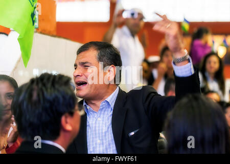 Banos, Equateur - 18 juin 2015 : Rafael Correa, le président de l'Équateur, à une apparition publique parle de plans et projets Banque D'Images