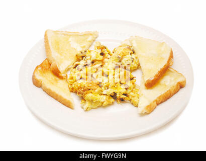 Oeufs brouillés aux champignons et oignons Banque D'Images