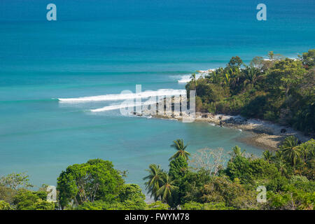 Péninsule de Osa, COSTA RICA - Pan Dulce beach et l'océan Pacifique. Banque D'Images