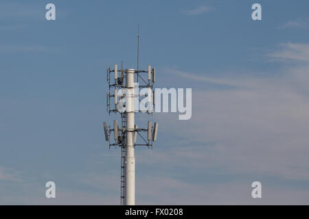 Tour de téléphonie cellulaire à Kingston (Ontario), le jeudi 7 janvier 2016. Banque D'Images