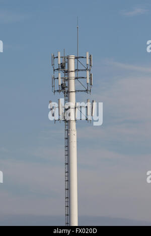 Tour de téléphonie cellulaire à Kingston (Ontario), le jeudi 7 janvier 2016. Banque D'Images