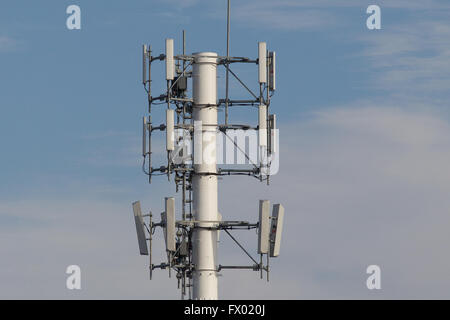 Tour de téléphonie cellulaire à Kingston (Ontario), le jeudi 7 janvier 2016. Banque D'Images