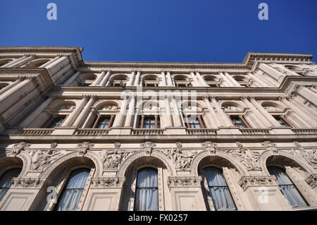 Le Foreign, Commonwealth and Development Office occupe un bâtiment qui a initialement fourni des locaux à quatre départements gouvernementaux distincts, Londres, Royaume-Uni Banque D'Images