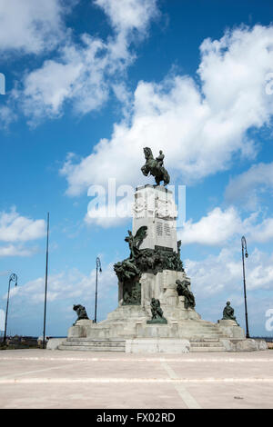 Statue d'Antonio Maceo dans le Malecón Banque D'Images