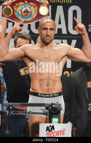 Las Vegas, Nevada, USA. 8Th apr 2016. Boxer Arthur Abraham assiste à la cérémonie de la pesée le 8 avril 2016, pour son prochain championnat de boxe Super-Middleweight Lutte au MGM Grand Arena de Las Vegas, Nevada. Crédit : Marcel Thomas/ZUMA/Alamy Fil Live News Banque D'Images