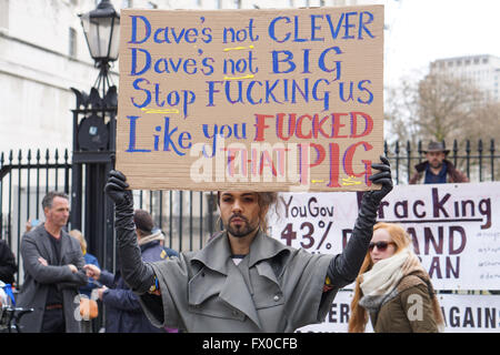 Londres, Royaume-Uni. 09 avr, 2016. Des milliers de manifestants démissionner de la demande de crédit Cameron : Voir Li/Alamy Live News Banque D'Images