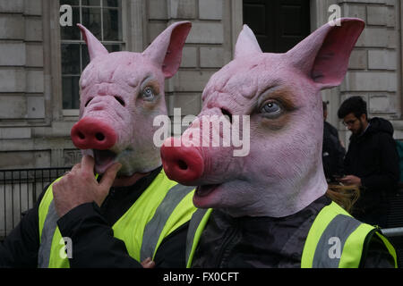 Londres, Royaume-Uni. 09 avr, 2016. Des milliers de manifestants démissionner de la demande de crédit Cameron : Voir Li/Alamy Live News Banque D'Images