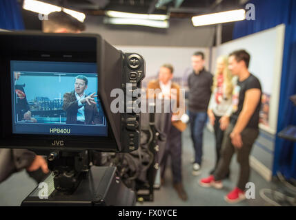 Bill Turnbull en studio de télévision Banque D'Images