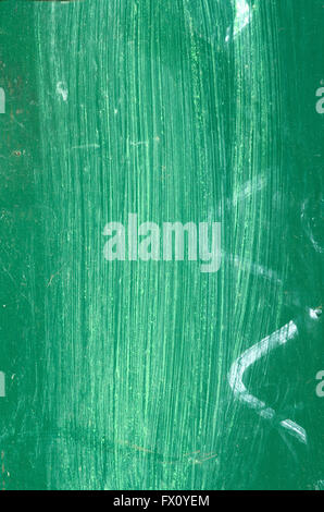 Surface de la plaque de métal vert avec des lignes blanches. Banque D'Images