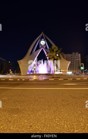 Dubai Tour de l'horloge à l'entour de nuit avec une longue exposition, Deira, Dubaï, Émirats Arabes Unis Banque D'Images