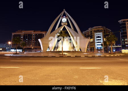 Dubai Tour de l'horloge à l'entour de nuit avec une longue exposition, Deira, Dubaï, Émirats Arabes Unis Banque D'Images