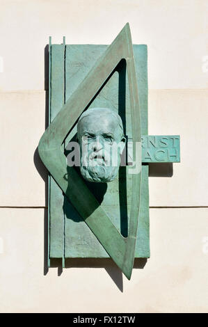 Prague, République tchèque. Plaque commémorant le 100e anniversaire de la mort d'Ernst Mach, physicien autrichien Banque D'Images