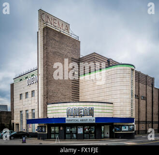 Bâtiment art déco cinéma Odéon, Harrogate, North Yorkshire, UK. Banque D'Images