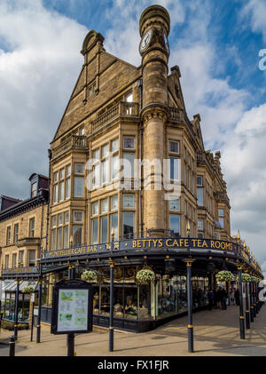 Salon de Thé Bettys Cafe, Harrogate, North Yorkkshire, UK. Banque D'Images