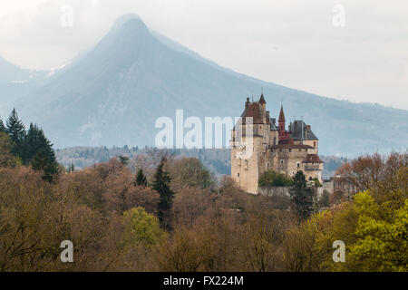 Le Château Chateau de Menthon Saint Bernard Lac Annecy Lac Rhone Alpes France Banque D'Images