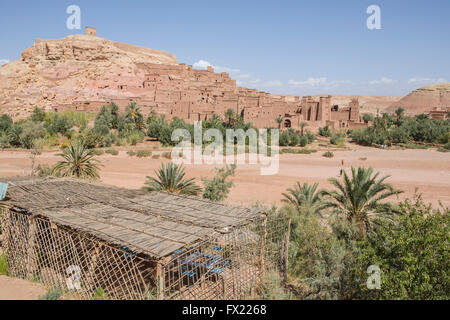Belle vue sur l'ancienne Kasbah Ait Ben Haddou au Maroc Banque D'Images