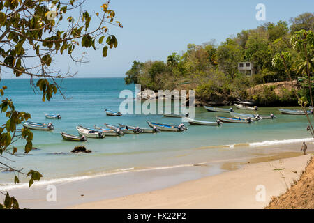 Une belle journée à Las Cuevas beach,la Trinité. Banque D'Images