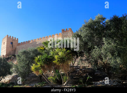 Murs de la forteresse Alcazaba dans la ville d'Almeria, Espagne Banque D'Images