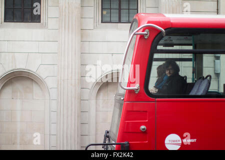 London bus rouge exploité par Tower, London Transit Banque D'Images