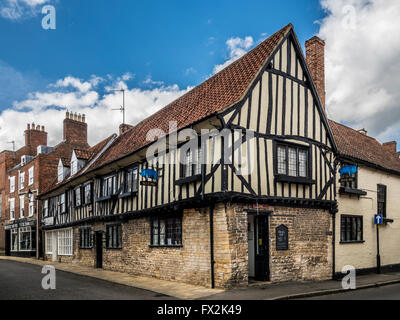 Le Cochon Bleu Inn, Grantham, Lincolnshire, Royaume-Uni. Banque D'Images