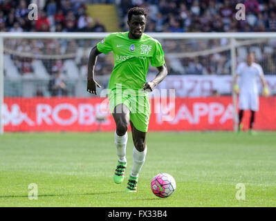 Turin, Italie. 10 avril, 2016 : Boukary Drame en action au cours de la série d'un match de football entre Torino FC et l'Atalanta BC au stade olympique de Turin. Credit : Nicolò Campo/Alamy Live News Banque D'Images