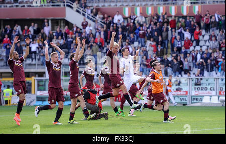 Turin, Italie. 10 avril 2016 : les joueurs de Torino FC célèbre à la fin de la série d'un match de football entre Torino FC et l'Atalanta BC au stade olympique de Turin. Credit : Nicolò Campo/Alamy Live News Banque D'Images