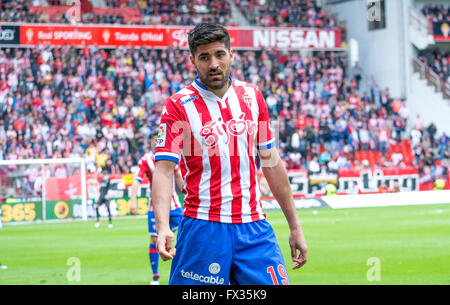 Gijon, Espagne. 10 avril, 2016. Carlos Carmona (milieu de terrain Real Sporting de Gijón) lors de match de football de l'espagnol "La Liga" entre Real Sporting de Gijón et Real Club Celta de Vigo au stade Molinon, le 10 avril 2016 à Gijon, Espagne. Crédit : David Gato/Alamy Live News Banque D'Images